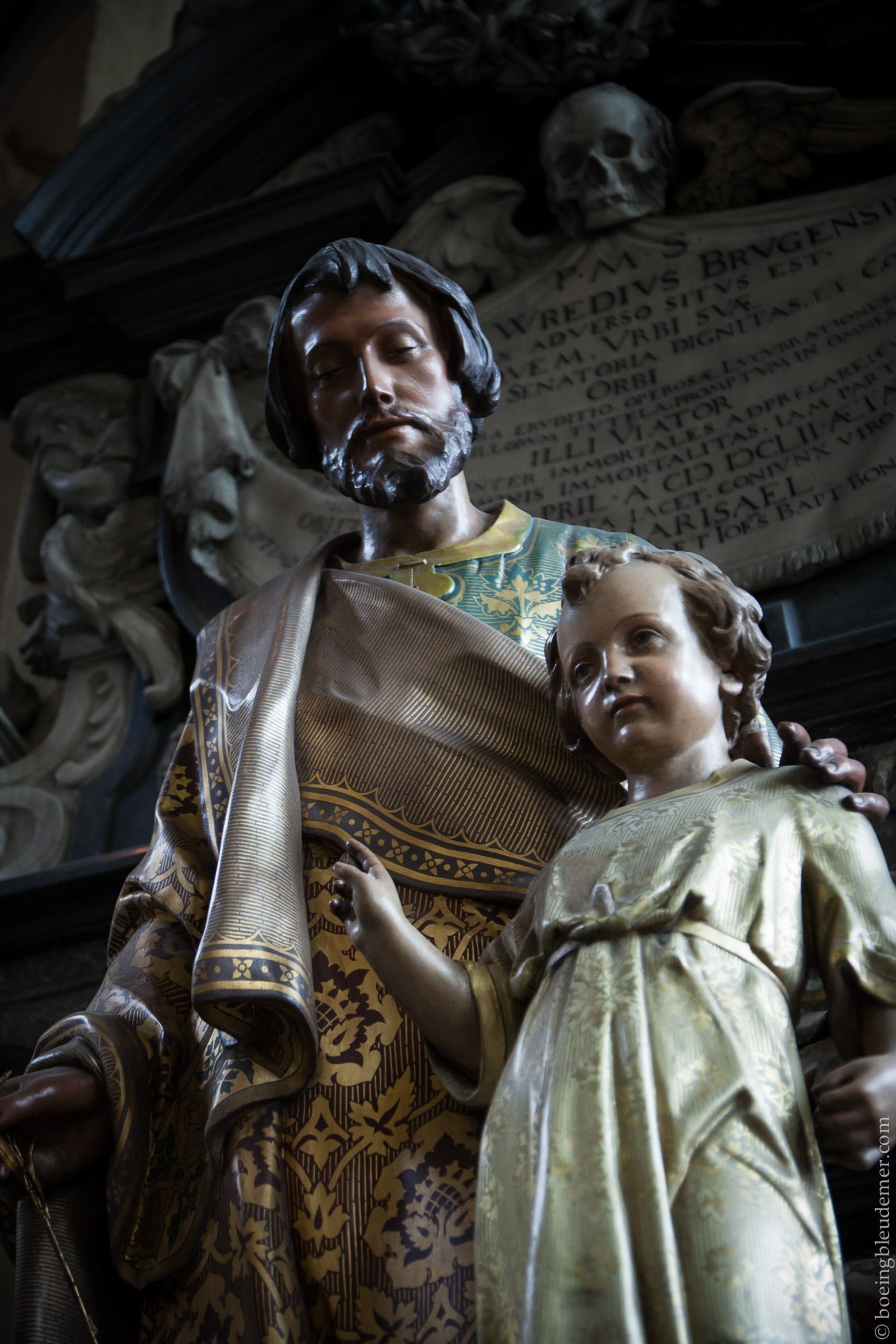 Statues de Joseph et Jésus dans la cathédrale de Bruges