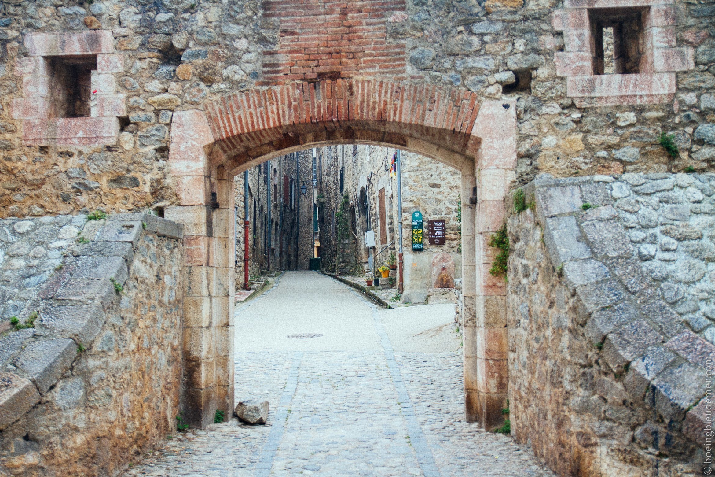 Pays Catalan : Ville fortifiée