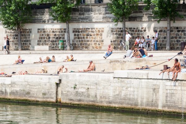 L'été est arrivé à Paris : Bronzage sur les quais